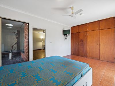 24 McLeod Street, Lockridge
