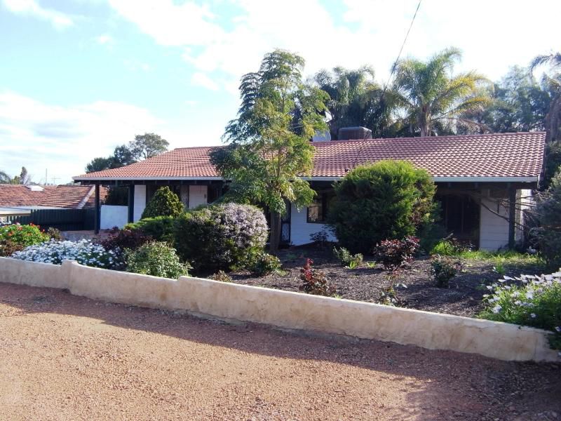 9 Carlton Place, Swan View