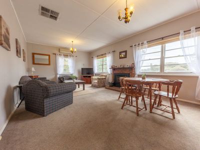 11 Edward Street, Woomargama