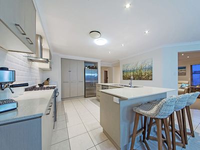 12 Blue Gum Place, Wakerley