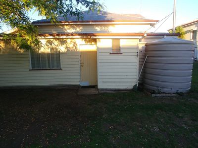 10 Bell Street, Monto