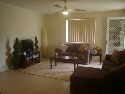 4 Oak Street, One Mile