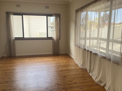 1 / 74 Weringa Avenue, Lake Heights