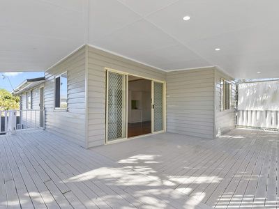 1 / 120 Cypress, Torquay