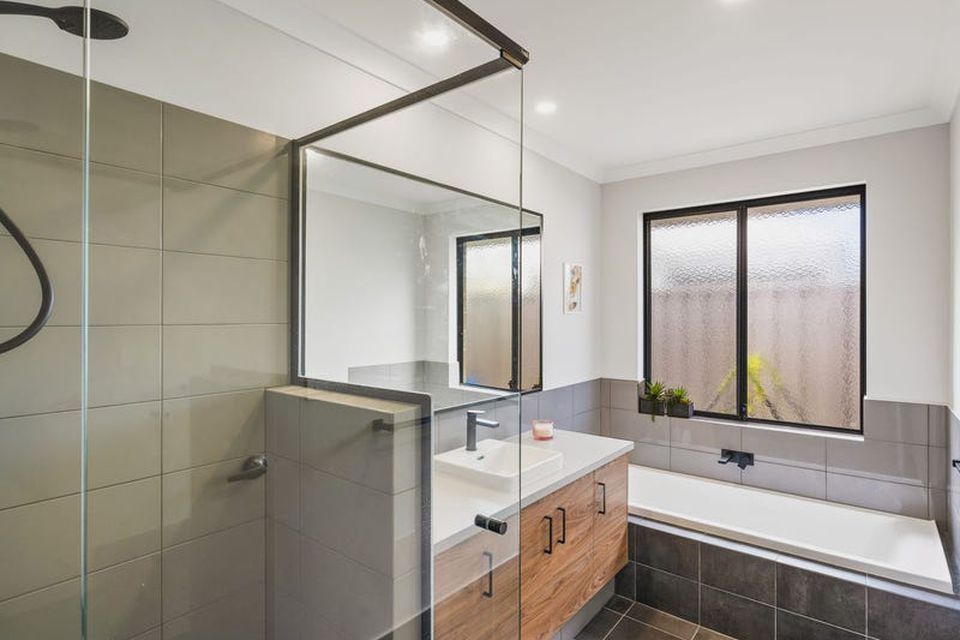 12 Pennant Boulevard , Geographe