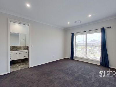 32 Mangrove Crescent, Dubbo