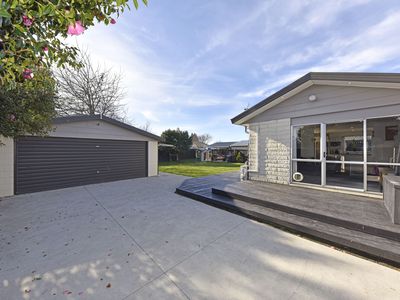 55 Solomon Avenue, Redwood