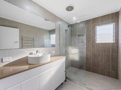 1 WILLIS STREET, Vincent