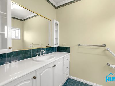 28 Golden Grove Drive, Bentley Park