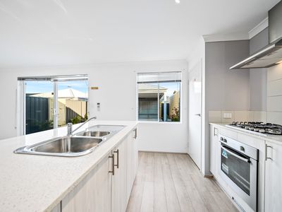 6 Rhizome Way, Banksia Grove