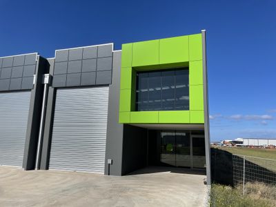 6 / 483B Dohertys Road,, Truganina