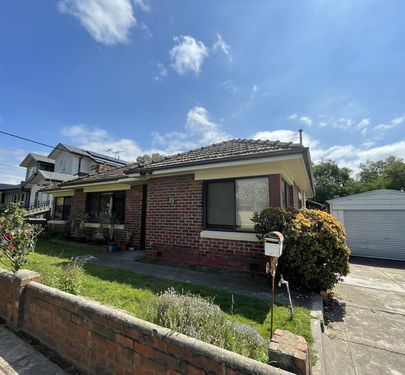 15 Donald Avenue, Essendon