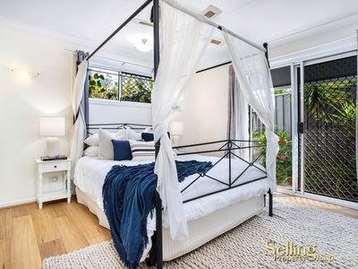 16B Oak Avenue , Surfers Paradise