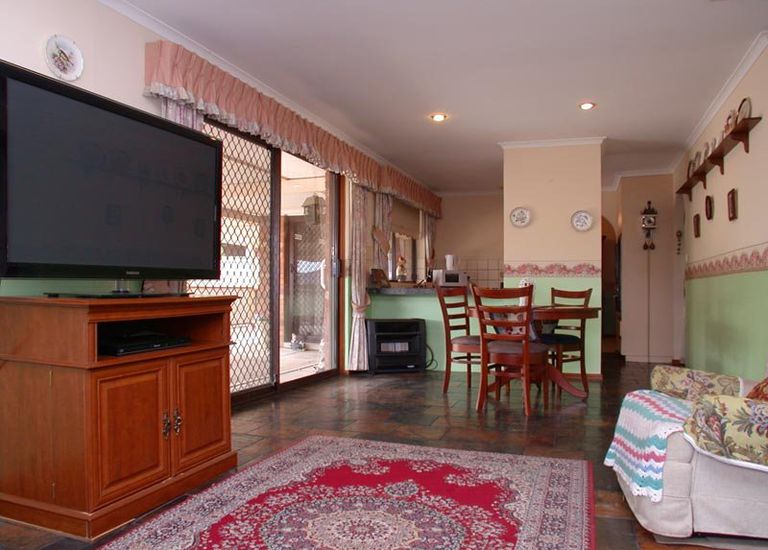 8 Warilda Crescent, Hallett Cove