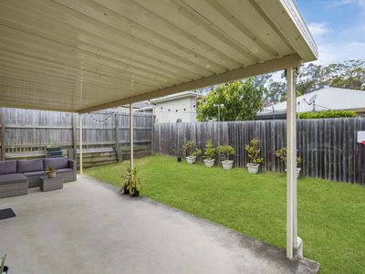 8 Honeypot Avenue, Springfield Lakes