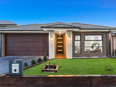 32 Parkhurst Drive, Cranbourne East