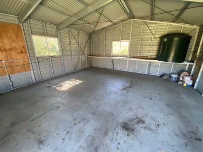 121 Ibis Boulevard, Eli Waters