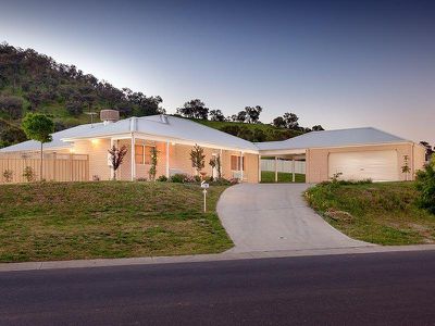19 BREWER DRIVE, Wodonga