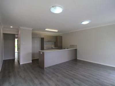 B / 54 Diamantina Circuit, Beaudesert