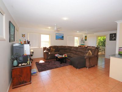 11 FAYE AVENUE, Scarness