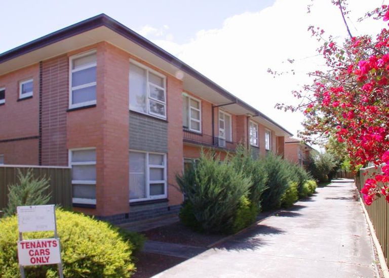 9 / 4 Keen Avenue, Glenelg East