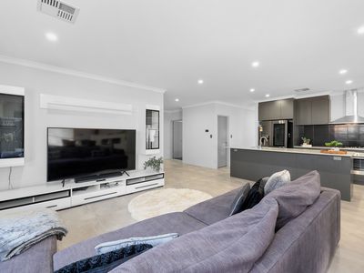 32 Waddington Loop, Haynes