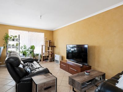 2 / 1 Nickel Lane, Hannans