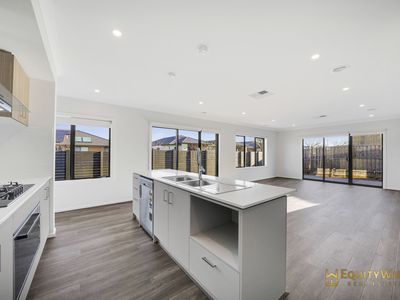 10 Stanmore Crescent, Wyndham Vale