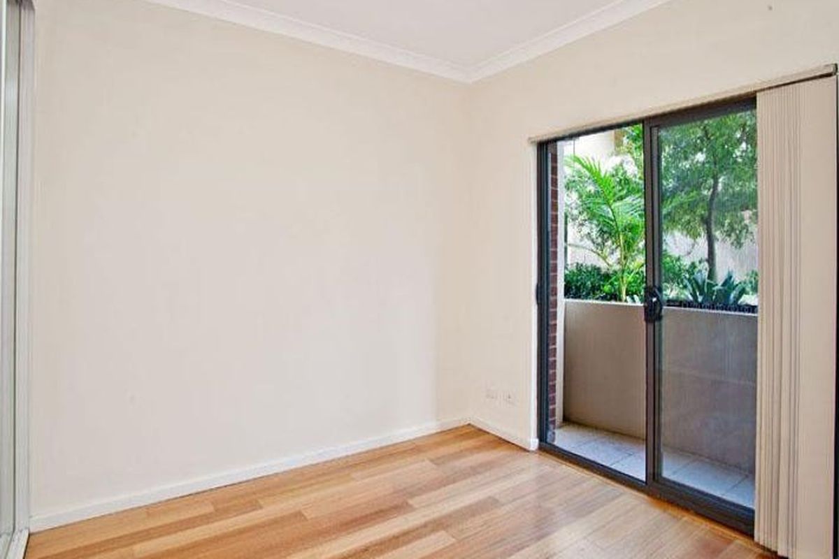 038 / 9-17 Eastbourne Road, Homebush West