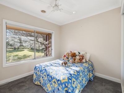 19 Huntingdale Place, Waldara