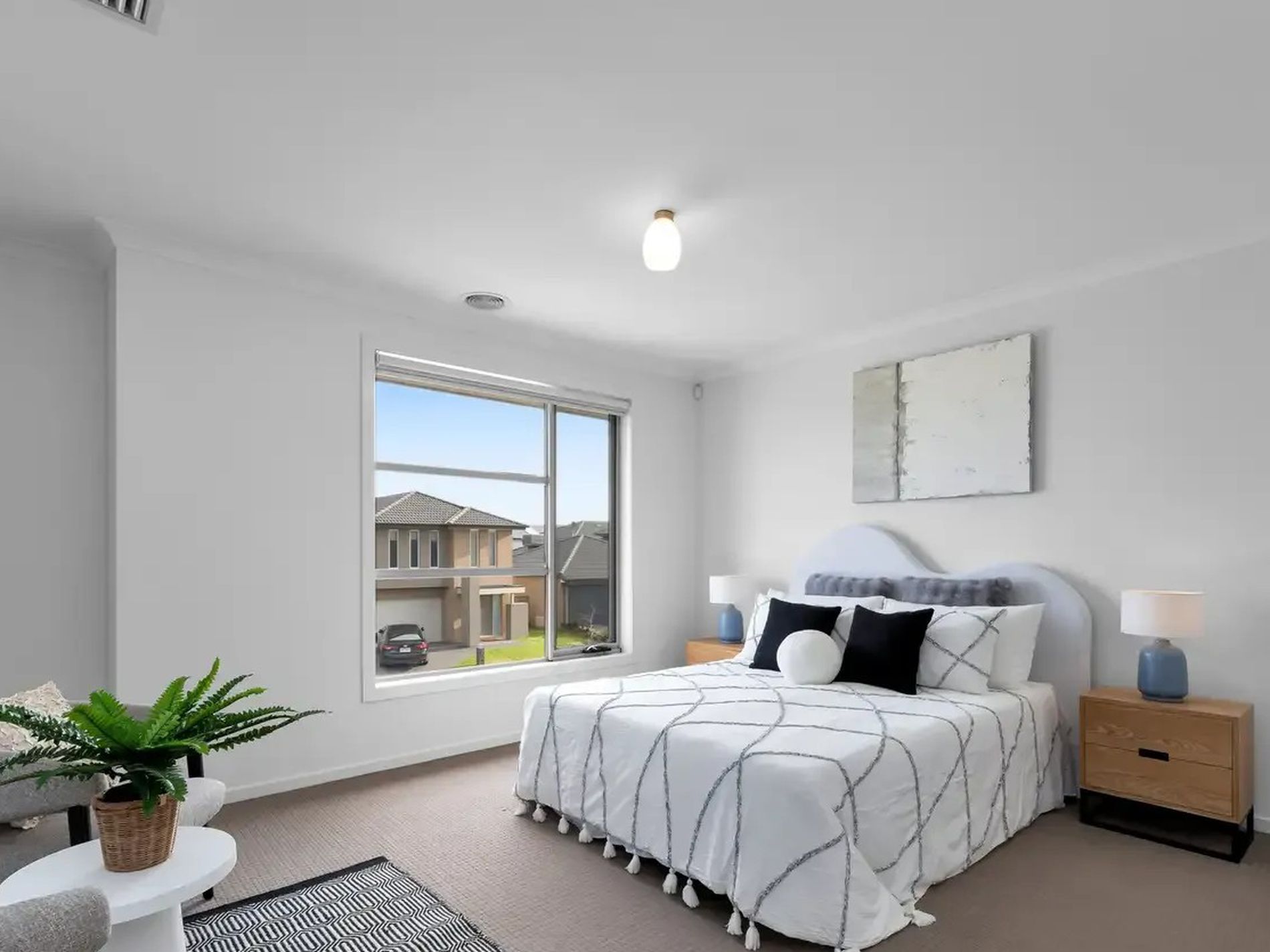 9 Hutchence Drive, Point Cook