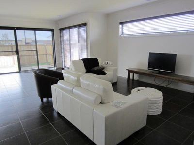 2-4 Casey Grove, Leopold