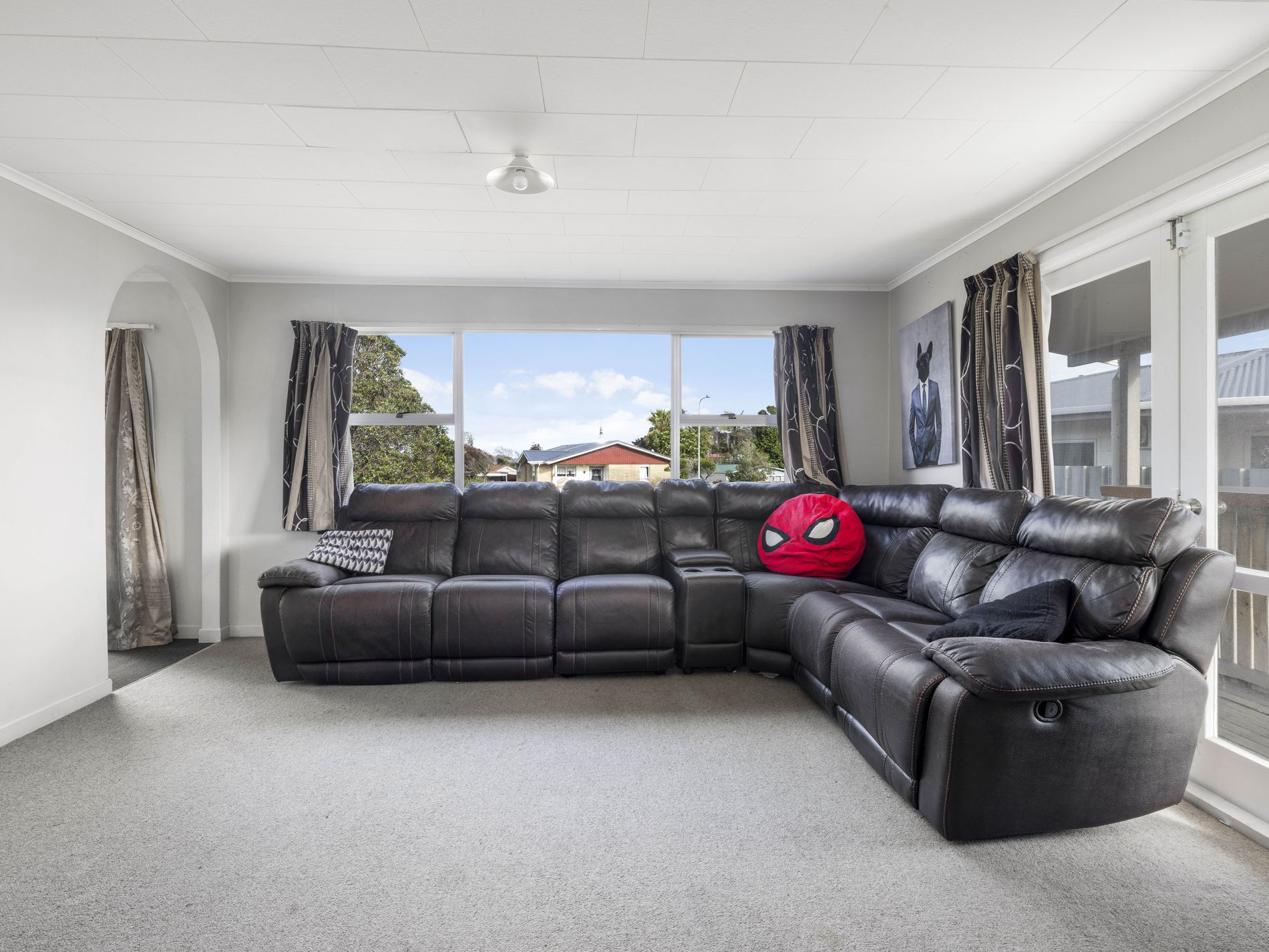 6 Yates Street, Otaki Beach