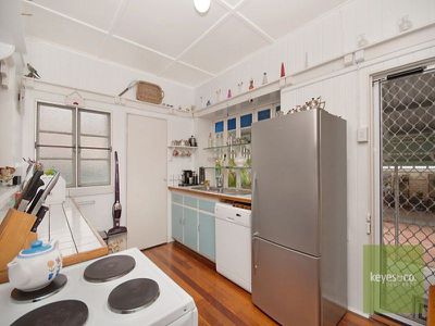 1 / 10A Cowley Street, West End