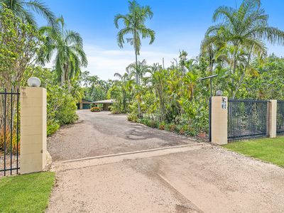 12 Flockhart Drive, Marlow Lagoon