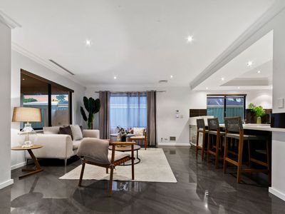 26 Simmonds Parade, Winthrop