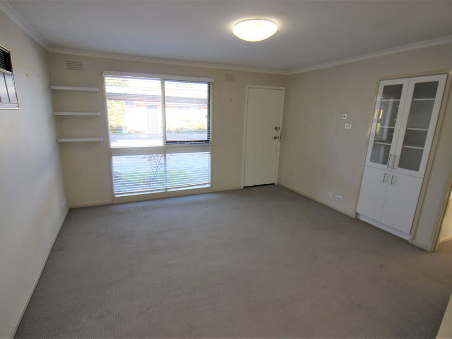 2 / 1 Holyrood Avenue, Newtown