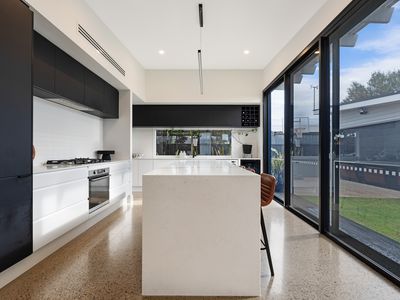 10 Broadway, South Brighton