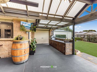 8 Belvoir Court, Cranbourne