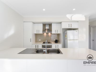 7 Pump House Crescent, Clyde