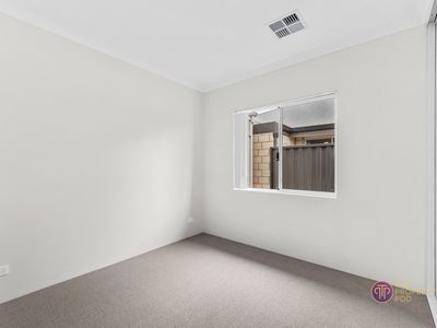 13 Hidcote Road, Lakelands
