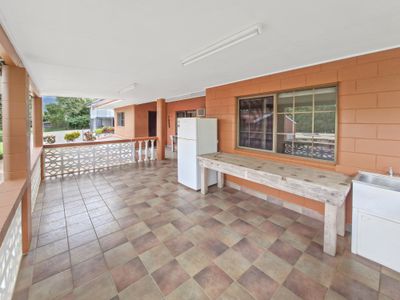 13 Golf Links Road, Atherton