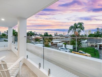 19 Summerland Ky, Broadbeach Waters