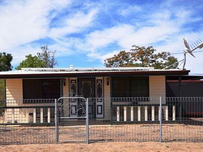 6 St Ann Street, Isisford