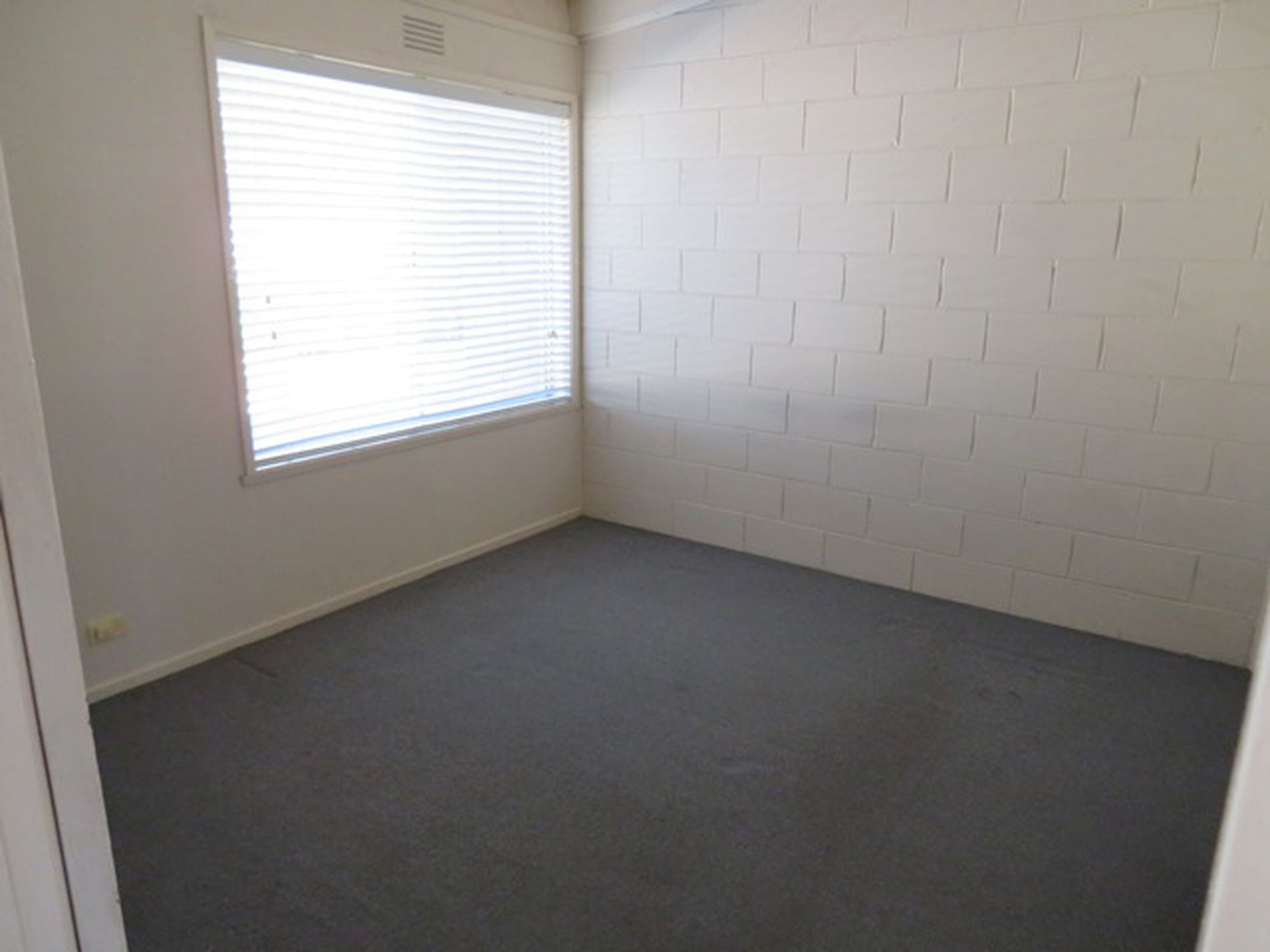 1 / 8 Lindel Street, Newcomb