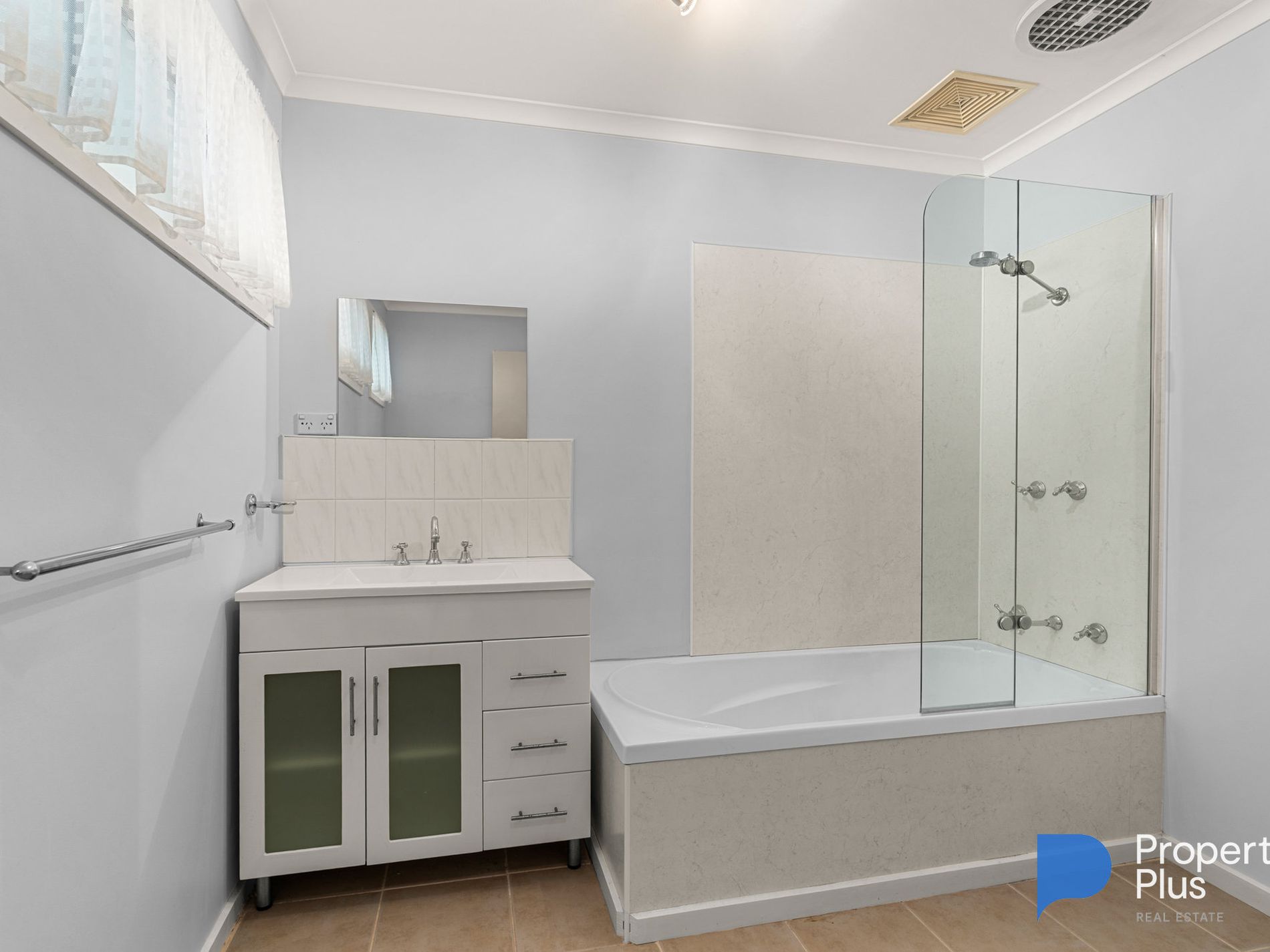 25 Deakin Drive, Flora Hill