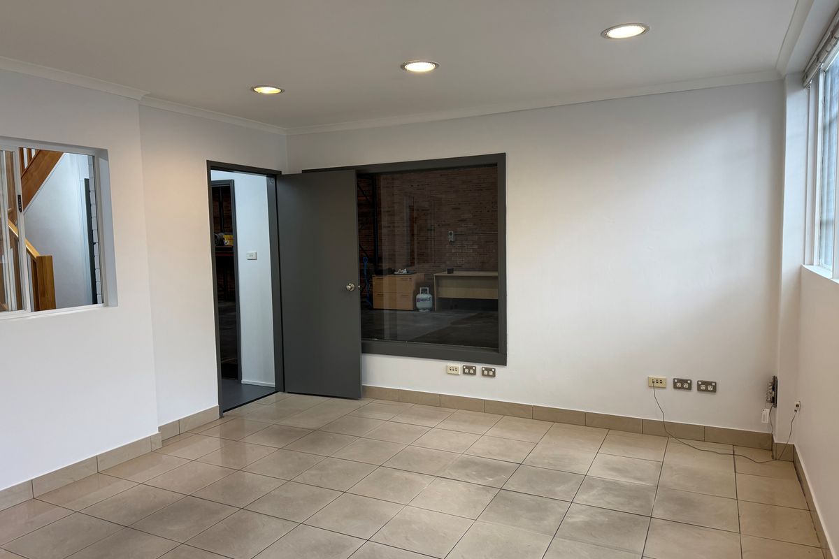 Unit 2 / 1 Marshall Road, Kirrawee