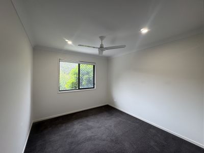 2 / 1 Goal Crescent, Griffin