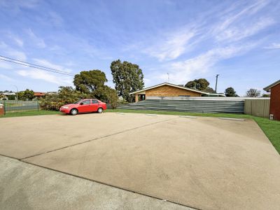 2 / 115 Fowler Street, Deniliquin