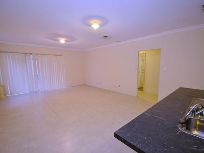 2B Clovelly Crescent, Lynwood